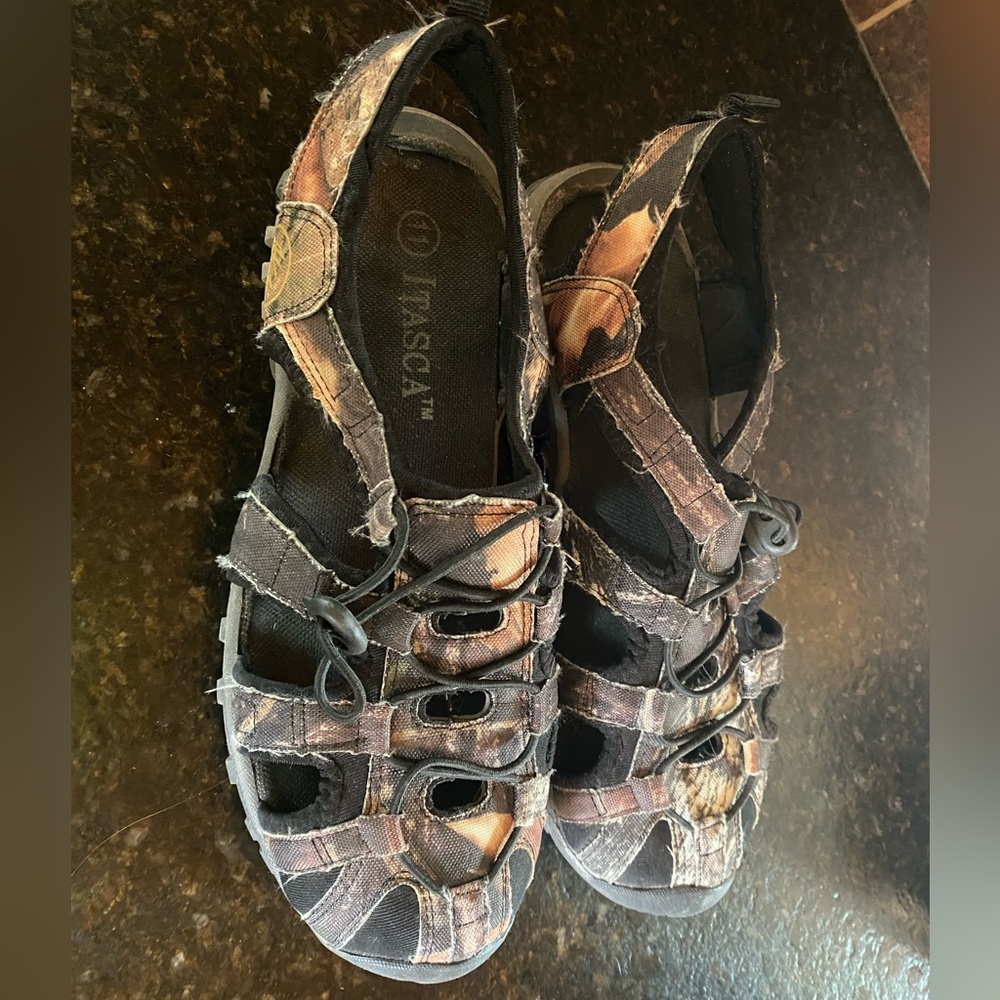 Men’s camouflage sandals